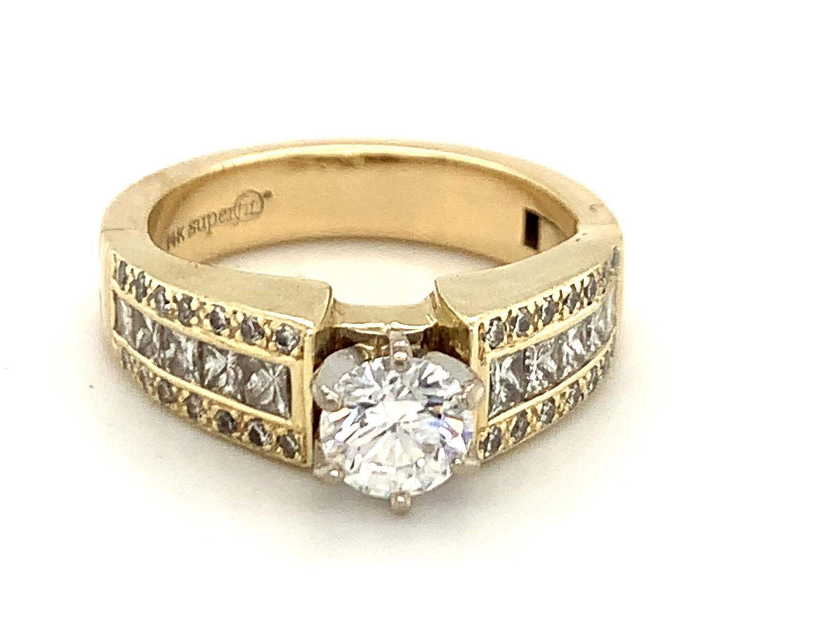 3/4 Carat Round Brilliant Diamond Ring (1 of 4)