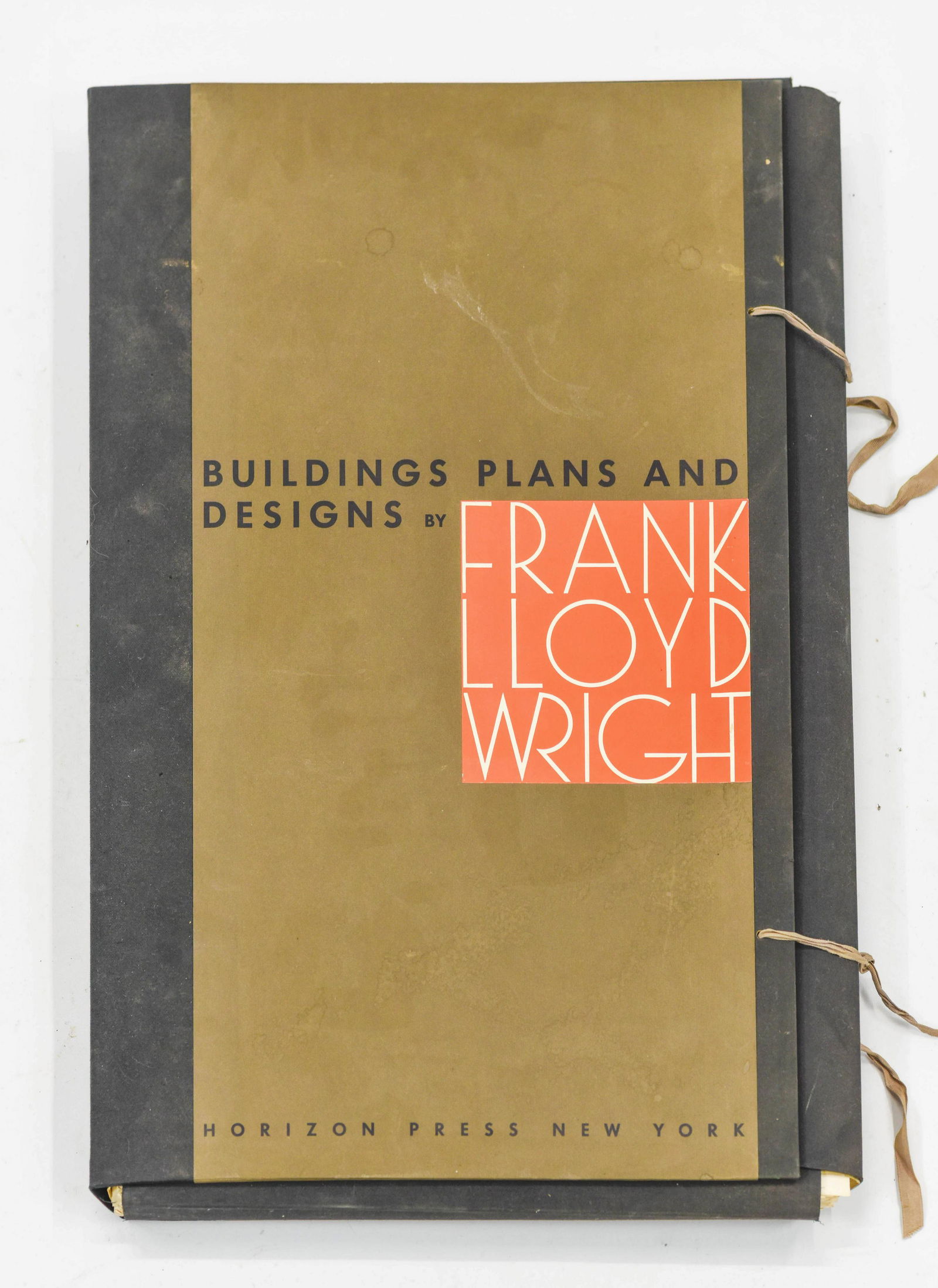 Frank Lloyd Wright Building Plans Designs 1963 Ltd Ed.: WRIGHT, Frank Lloyd (1869-1959). First. Buildings Plans and Designs. New York: Horizon Press, 1963.COMPLETE Elephant folio of Frank Lloyd Wright designs, rare. 100 drawings and plans from 1893-1910. L