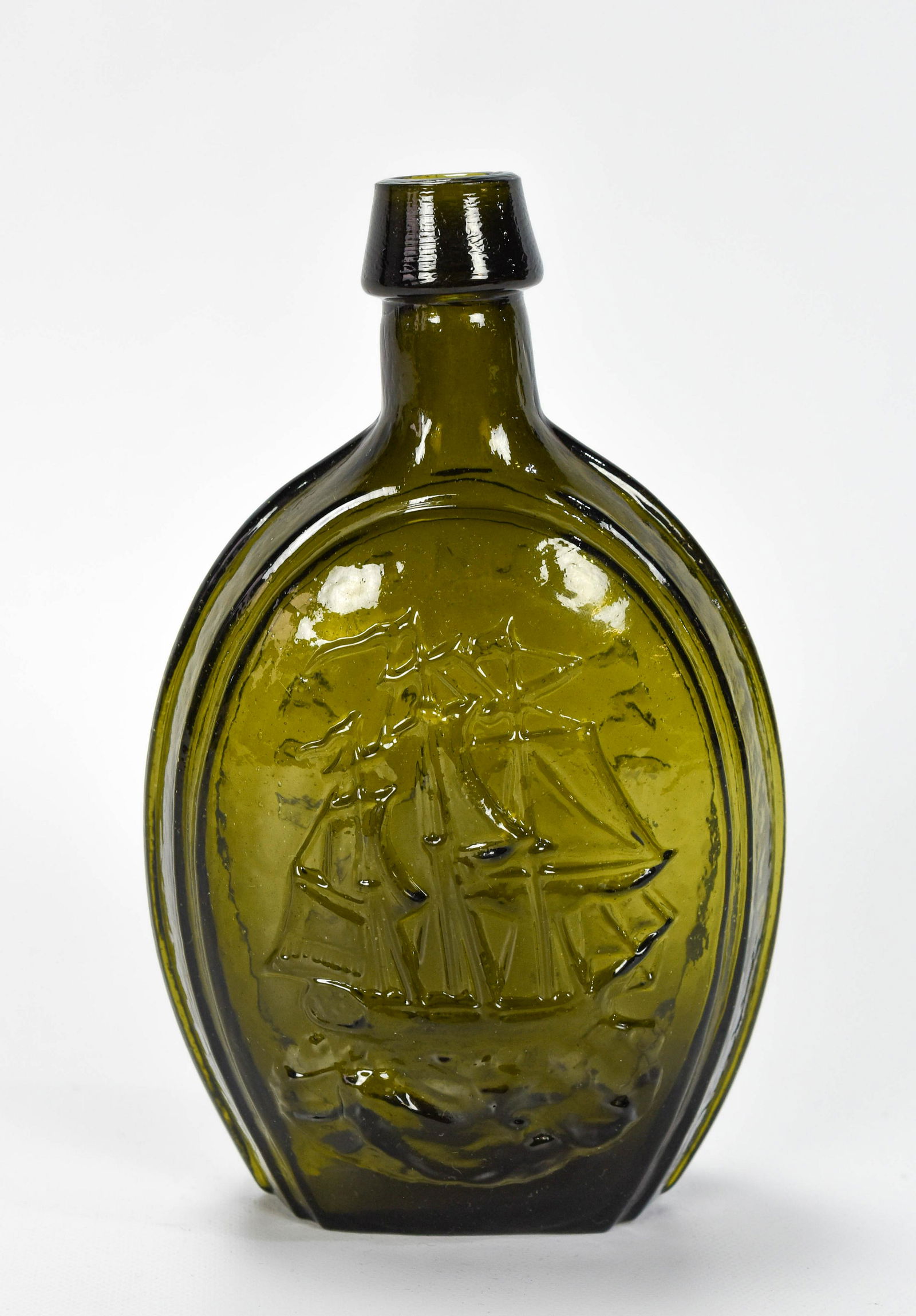 Albany Glass Works Clipper/Washington Pint Flask (1 of 7)