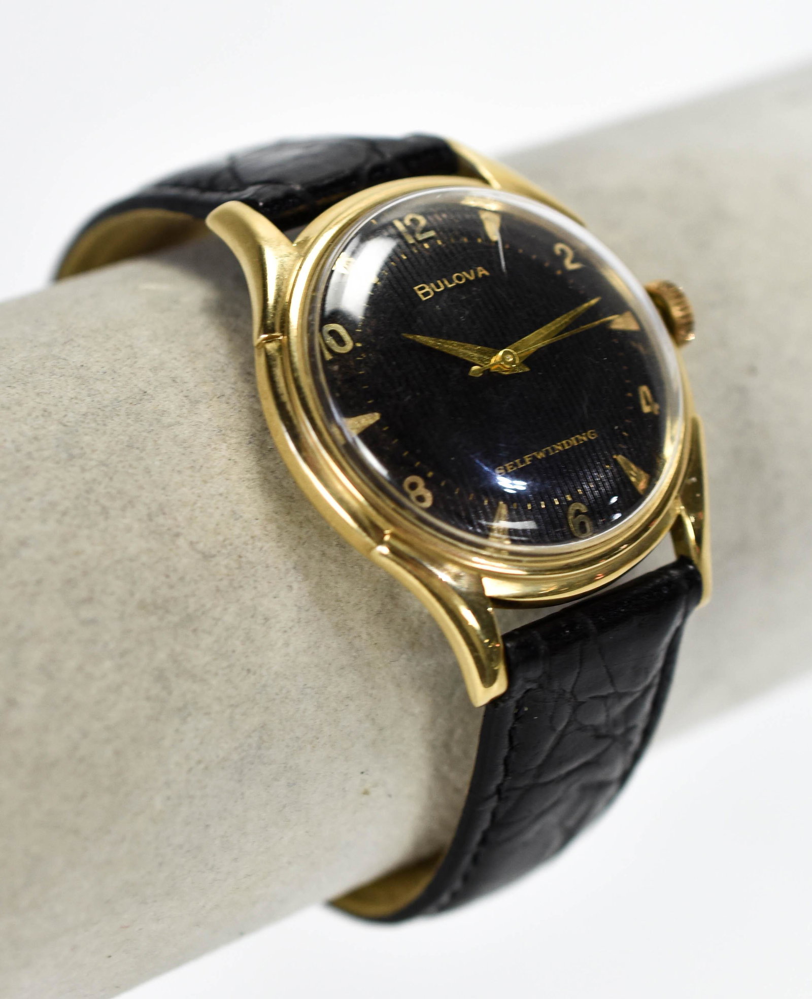 Bulova 14K Gold Self-Winding Men's Wristwatch (1 of 10)