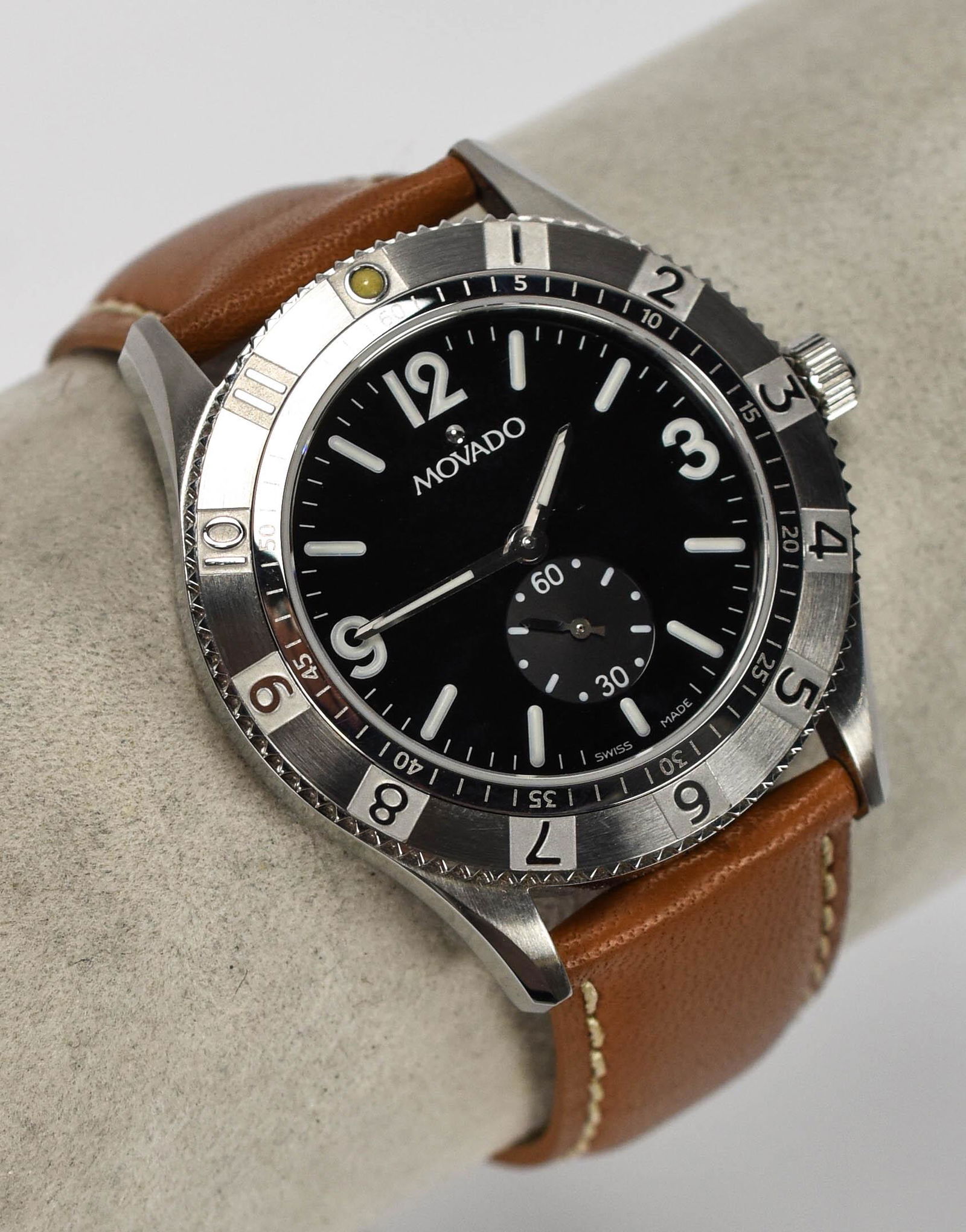 Movado 1890 top