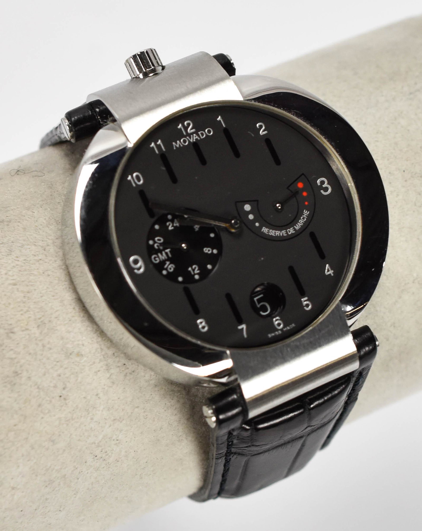 Movado Elliptica Gmt SS Auto Wristwatch 84.H8.1890: New old stock, running perfectly. Never worn, new in box with booklets. The 40mm stainless steel cse is perfect, as is the dial, hands and Movado band. A fine watch.