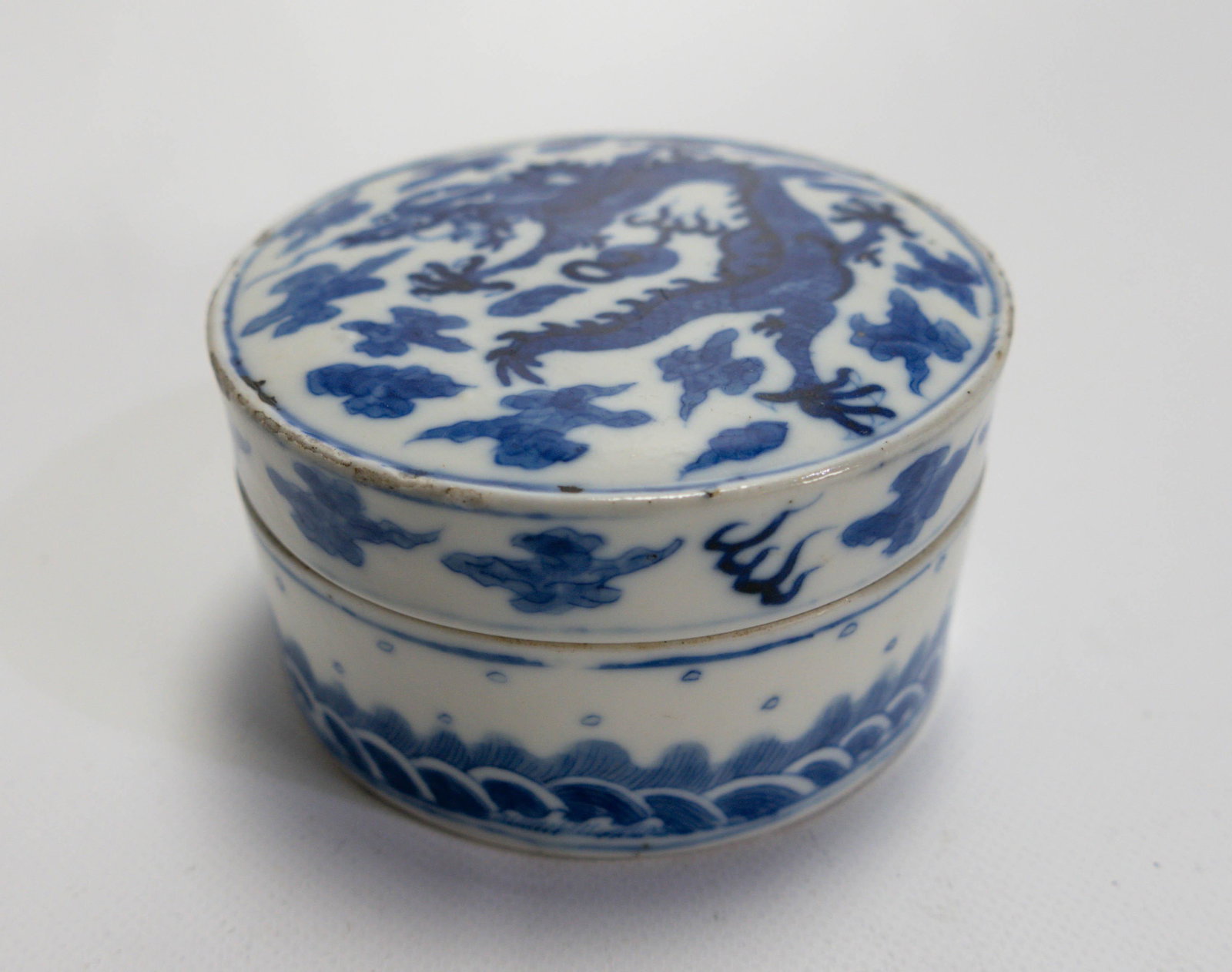 Antique Chinese Ming Blue White Porcelain Round Box (1 of 13)
