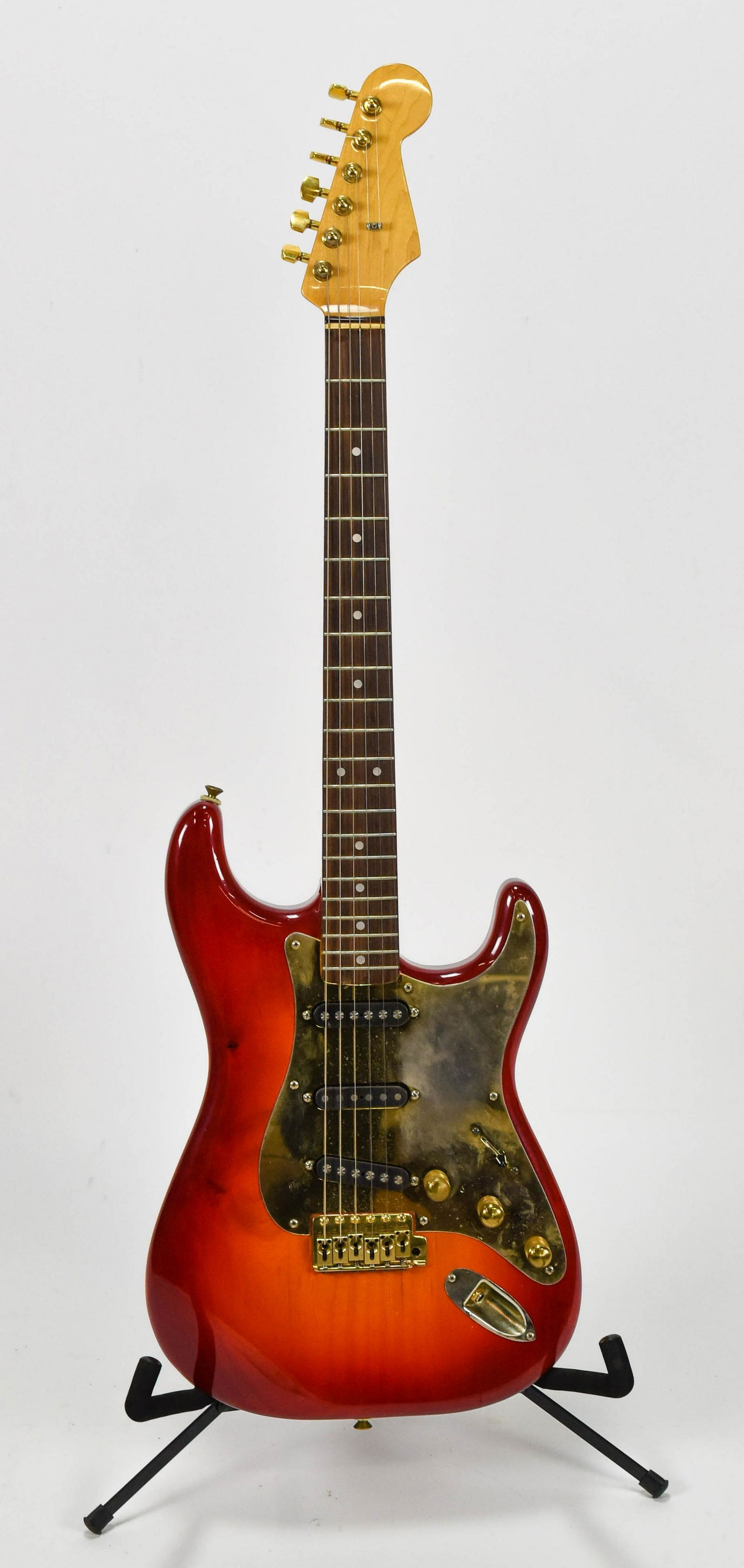 Sunburst Fender Stratocaster Style Electric Guitar w/HC (1 of 8)