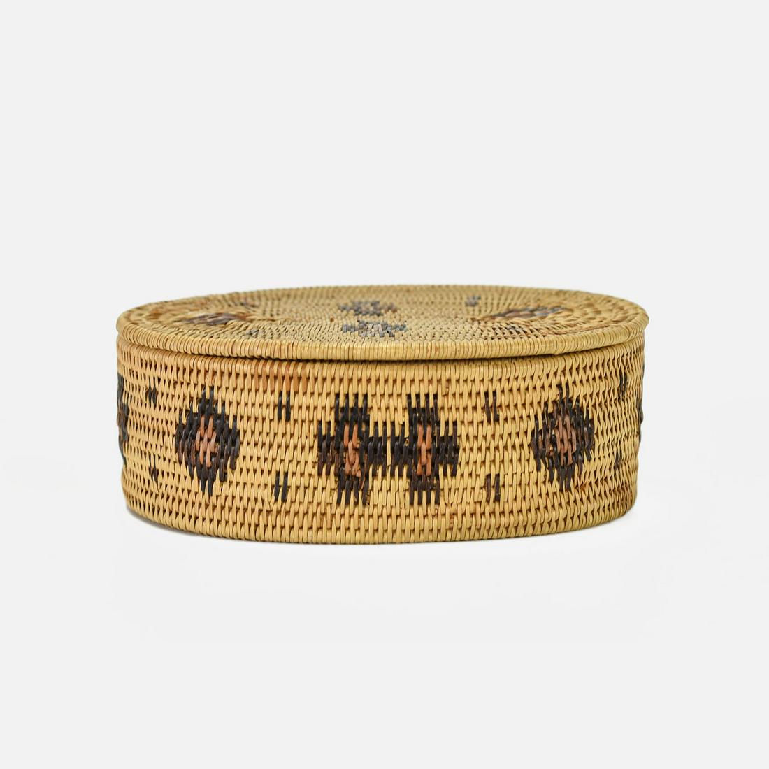 Small Native American Oval Coil Basket w/Lid #1 (1 of 10)