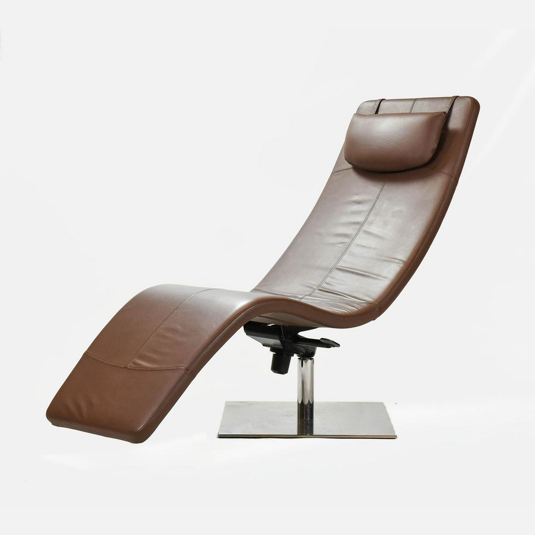 Casanova Chaise Lounge by Yasuhiro Shito for Cattelan Italia: Very good original condition with no rips, holes or repairs. Looks like synthetic leather. Excellent throughout. Made in Italy.