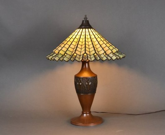 Fine Vintage Leaded Glass Bronze Table Lamp Zig Zag Shade (1 of 11)