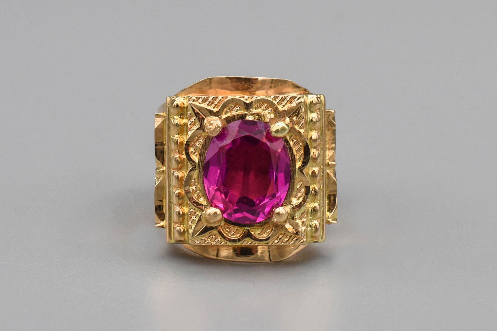 18K Yellow Gold Ruby Ring (1 of 7)
