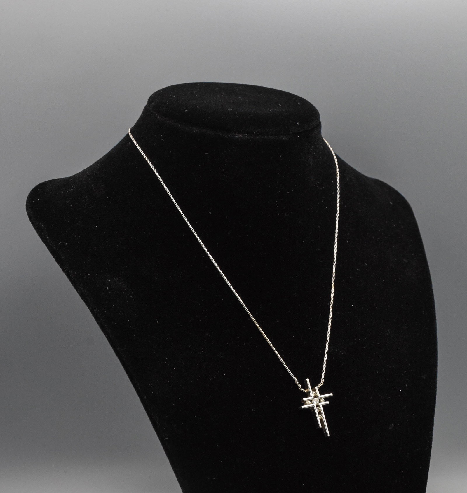 Serkos Kolonaki 14k Gold Diamond Crucifix Pendant Necklace (1 of 6)