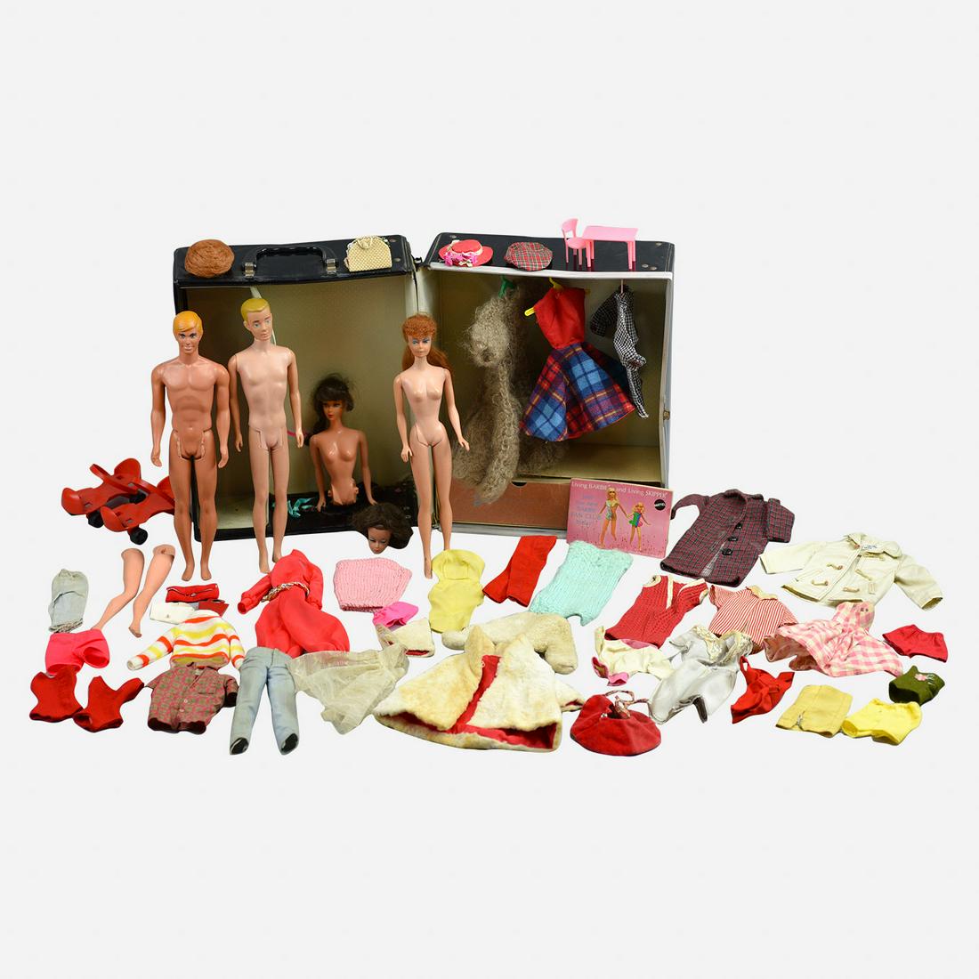 Vintage 1950s/1960s Mattel Barbie Dolls & Clothing Accessories w/Carrying Case (1 of 20)