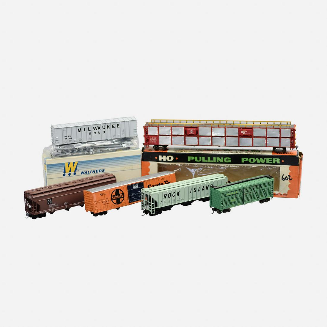 Six Various HO Scale Model Trains (1 of 17)