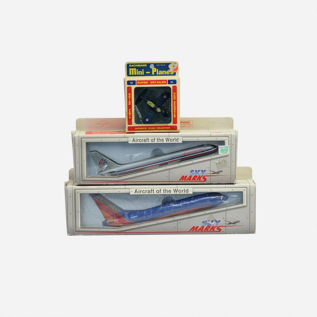 Vintage Model Airplanes Two Aircraft of the World  Bachmann Mini-Planes (1 of 15)