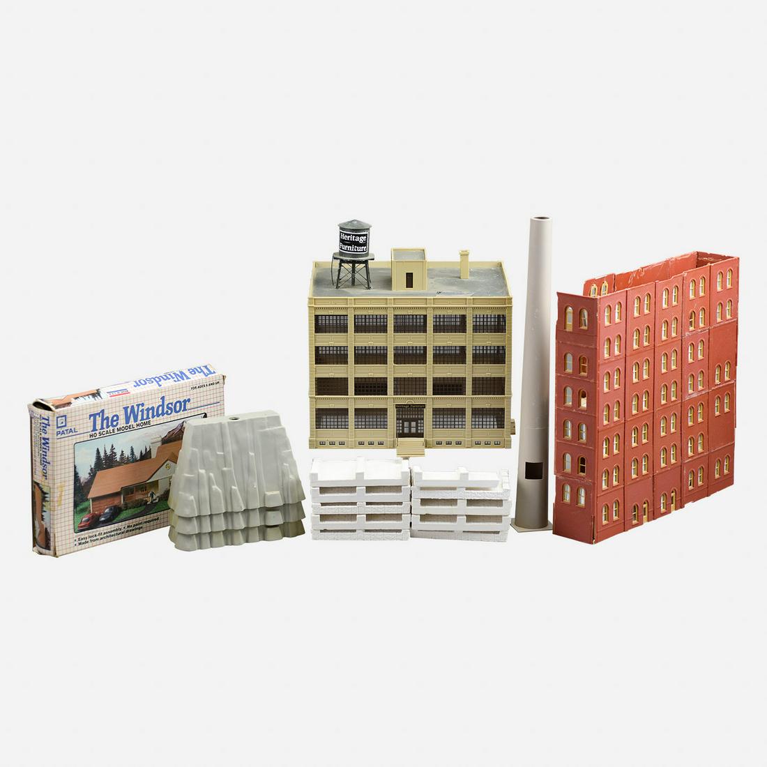 Three HO Scale Model Buildings w/Accessories (1 of 13)