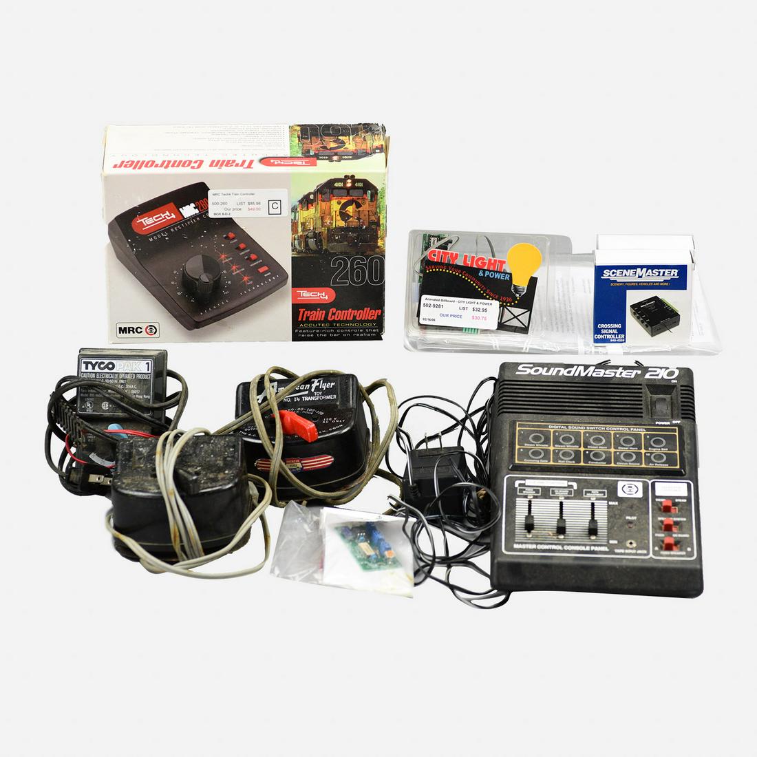 Vintage Model Train Electrical Components (1 of 20)