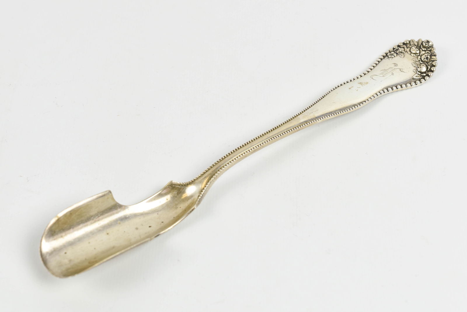 Gorham Lancaster Rose Sterling Silver Cheese Scoop (1 of 3)