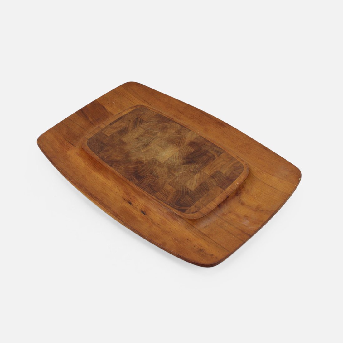 Jens Quistgaard Dansk Teak Charcuterie Tray MCM: Large 18-inch teak charcuterie tray with a central raised mosaic wood center designed by Jens Quistgaard for Dansk.