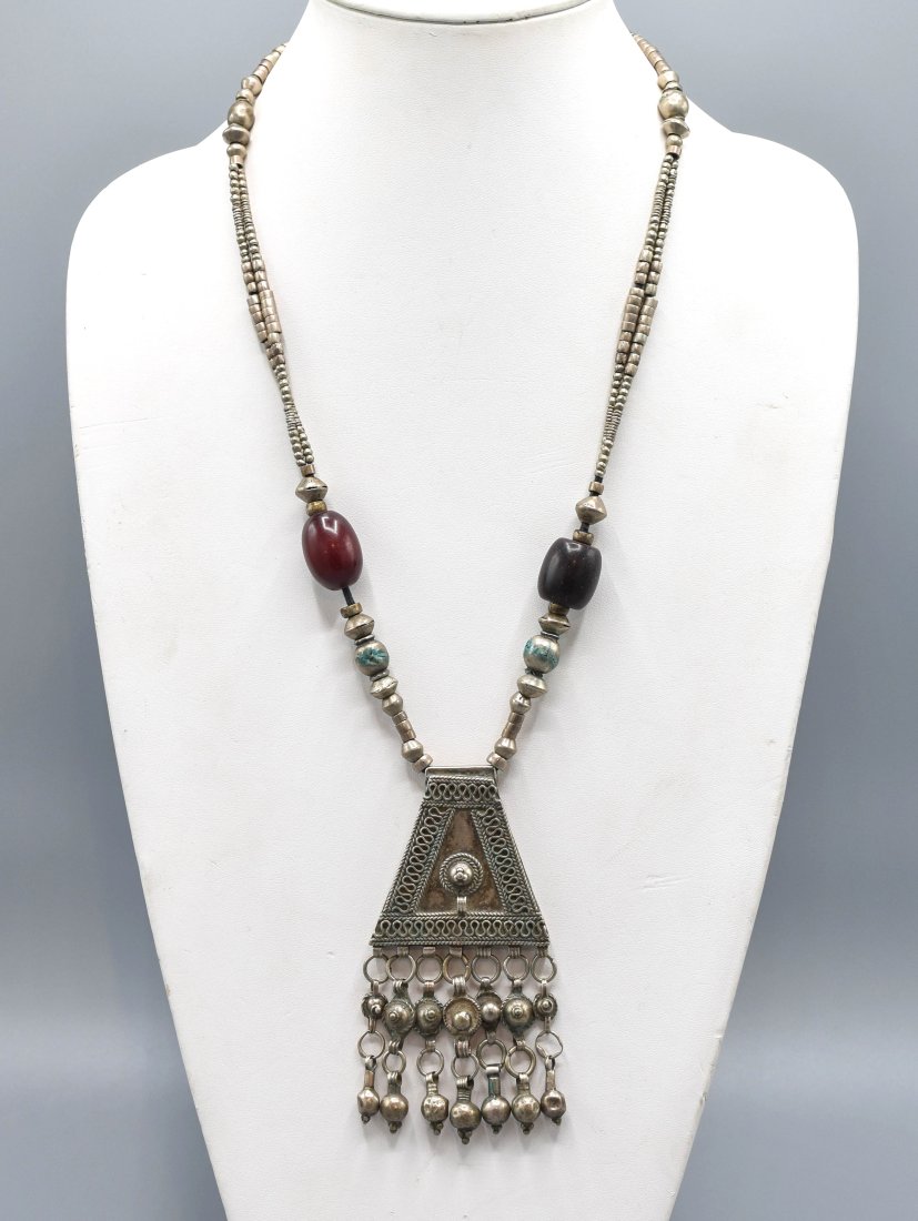 Fine Old Yemeni Bedouin Silver and Bakelite Pendant Necklace (1 of 9)