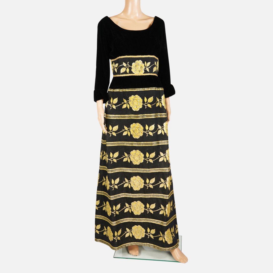 VELVET & METALLIC Vintage Gilt Embroidery Floral Zip Up Evening Gown: FANTASTIC! Statement dress. Talk of the party /event dress. Shoulders: 12"width 13.5"length 58" zip up.