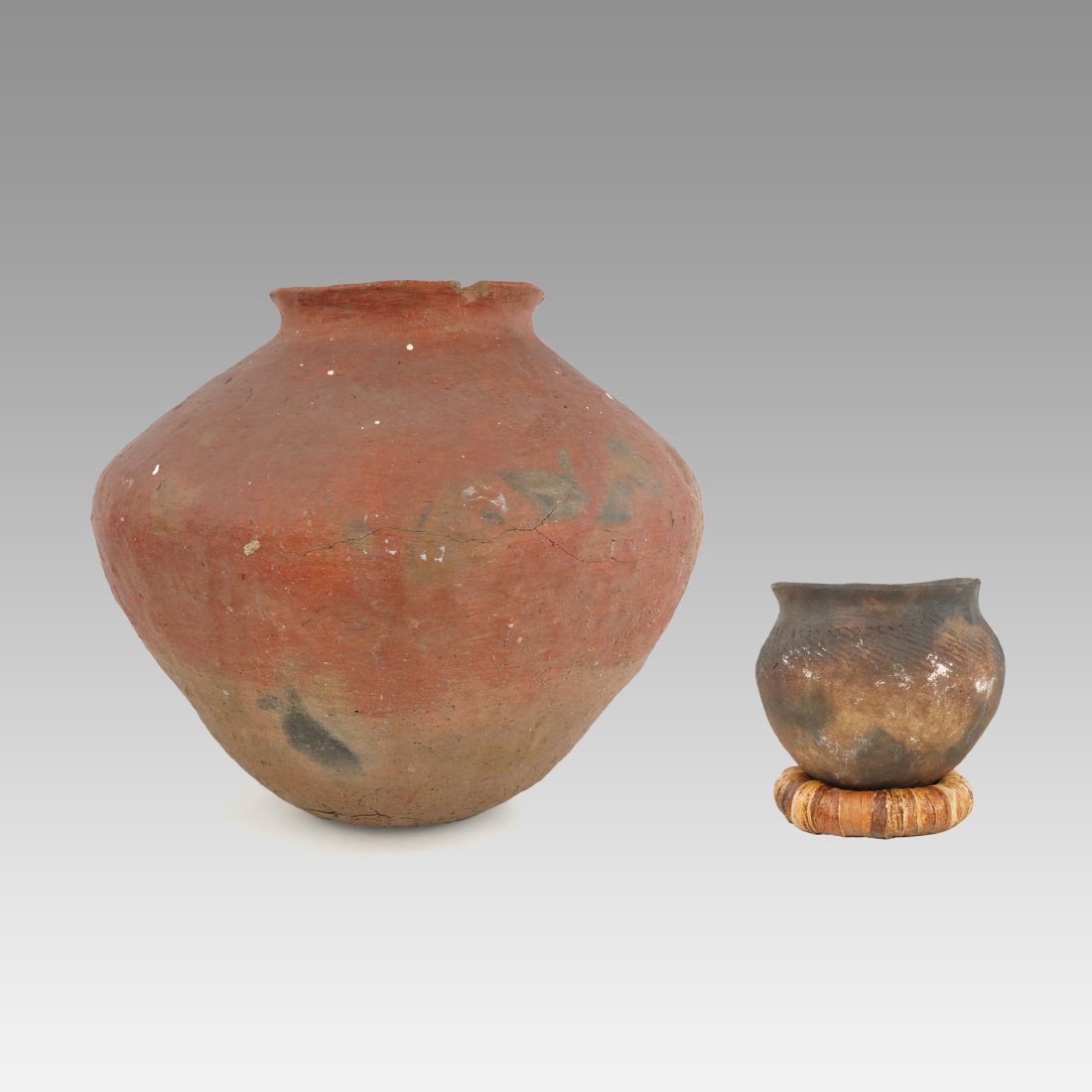 Two Native American Cooking Pottery Jars (1 of 16)
