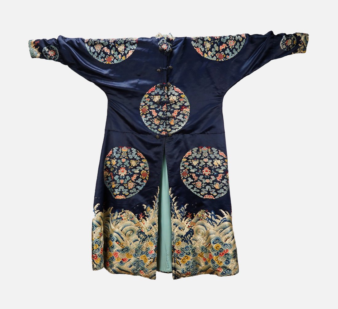 Antique 19thC Chinese Manchu Ladies Semiformal Court Surcoat Kunfu: Ca. mid 19thC. An imperial noblewoman's kesi surcoat, longgua, Qing dynasty, with roundel and wave design. Click here for additional high resolution