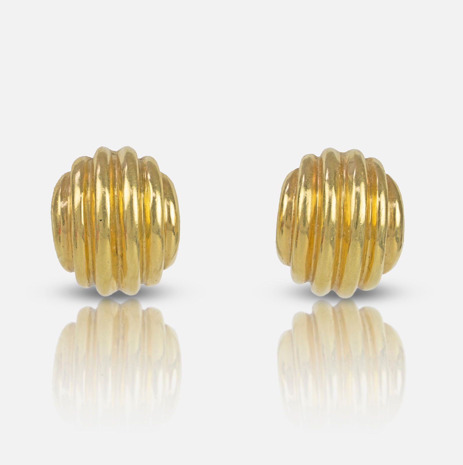 18K Yellow Gold High Quality Pair Signed Clip Earrings (1 of 2)