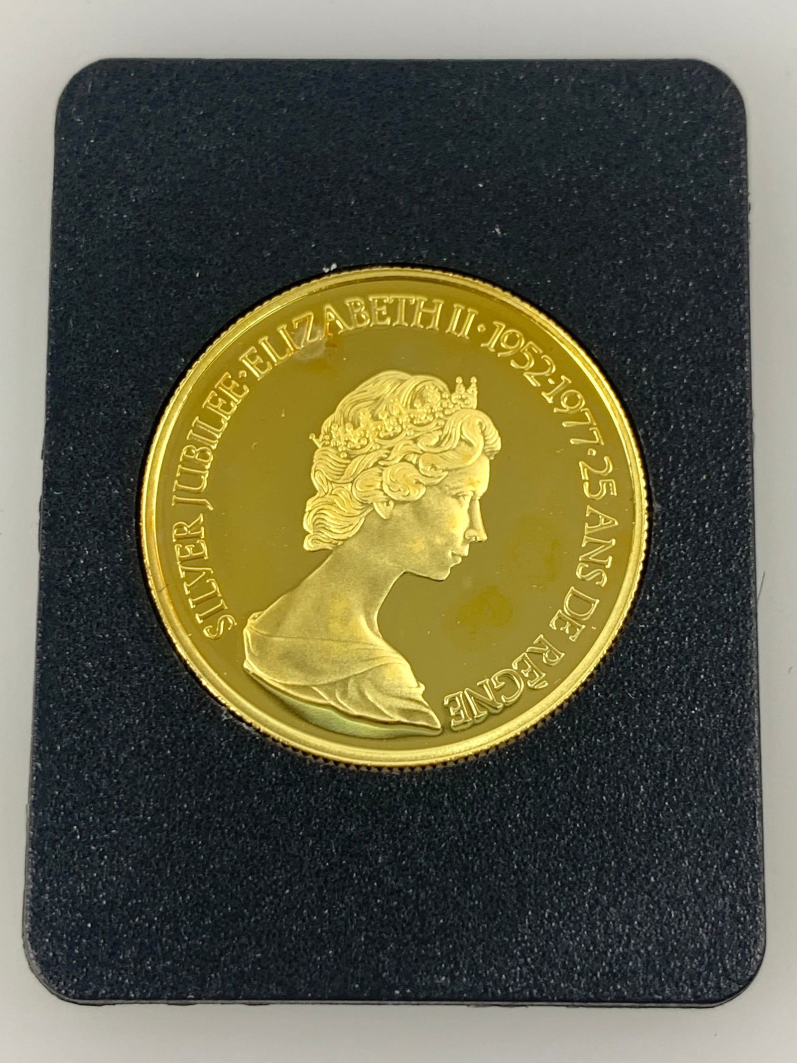 Canada 1977 Elizabeth II Silver Jubilee $100 16.965g .917 Gold (1 of 3)