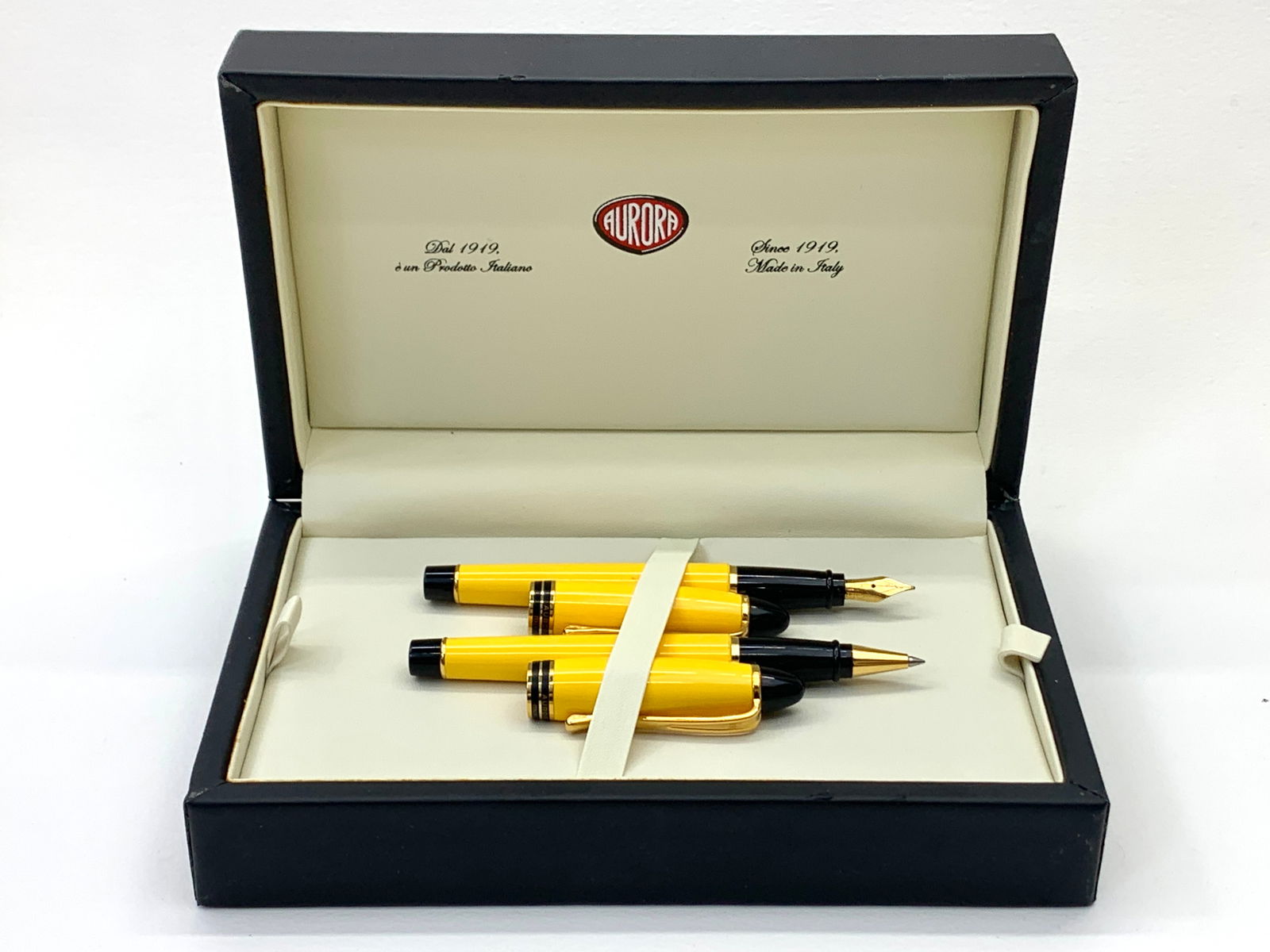 Aurora Italy Yellow and Black Fountain and Ballpoint Pen Pair w/Box (1 of 6)
