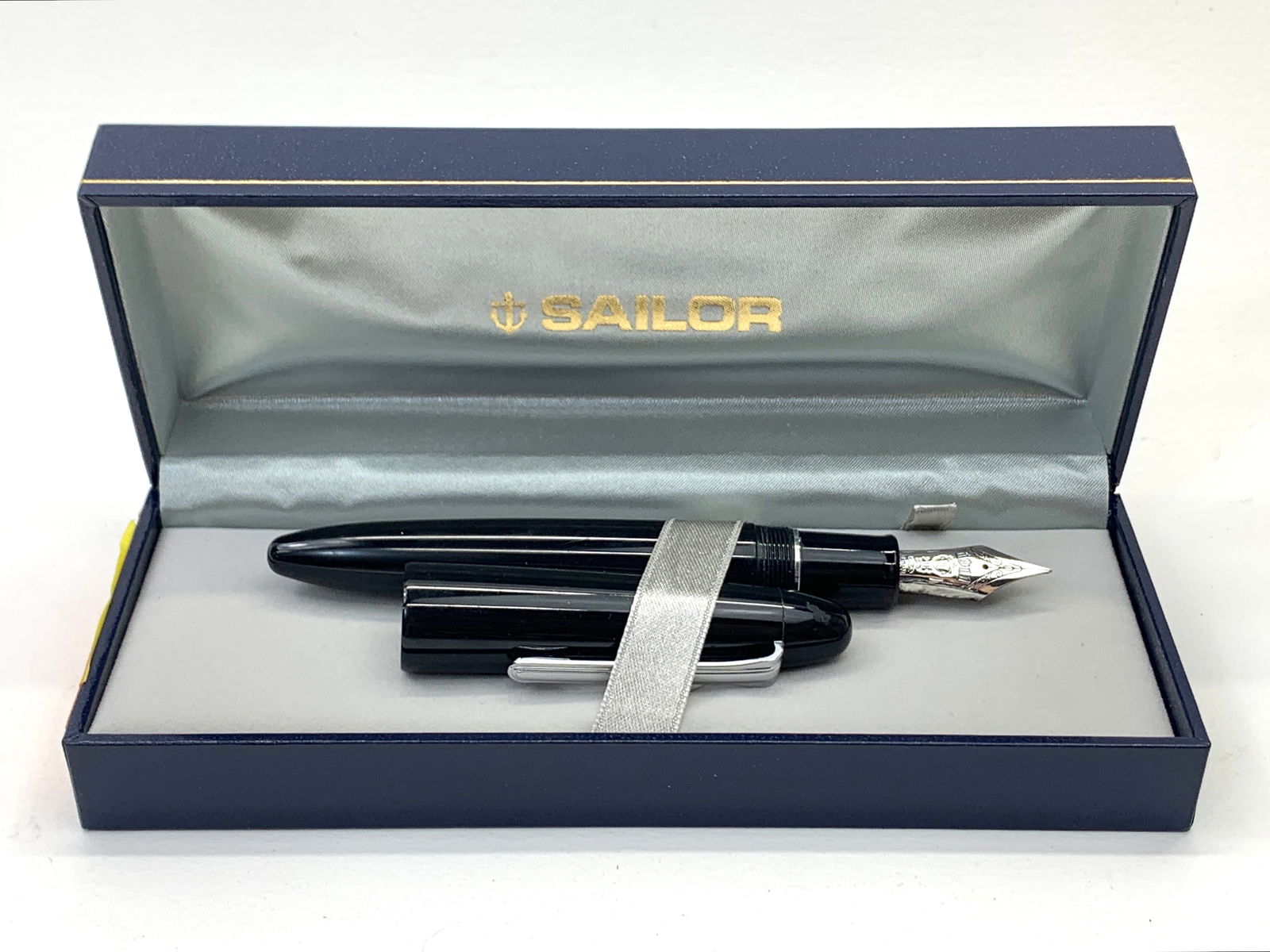 Sailor Japan 1911 Series Oversized Black Fountain Pen 21K Nib w/Box (1 of 6)