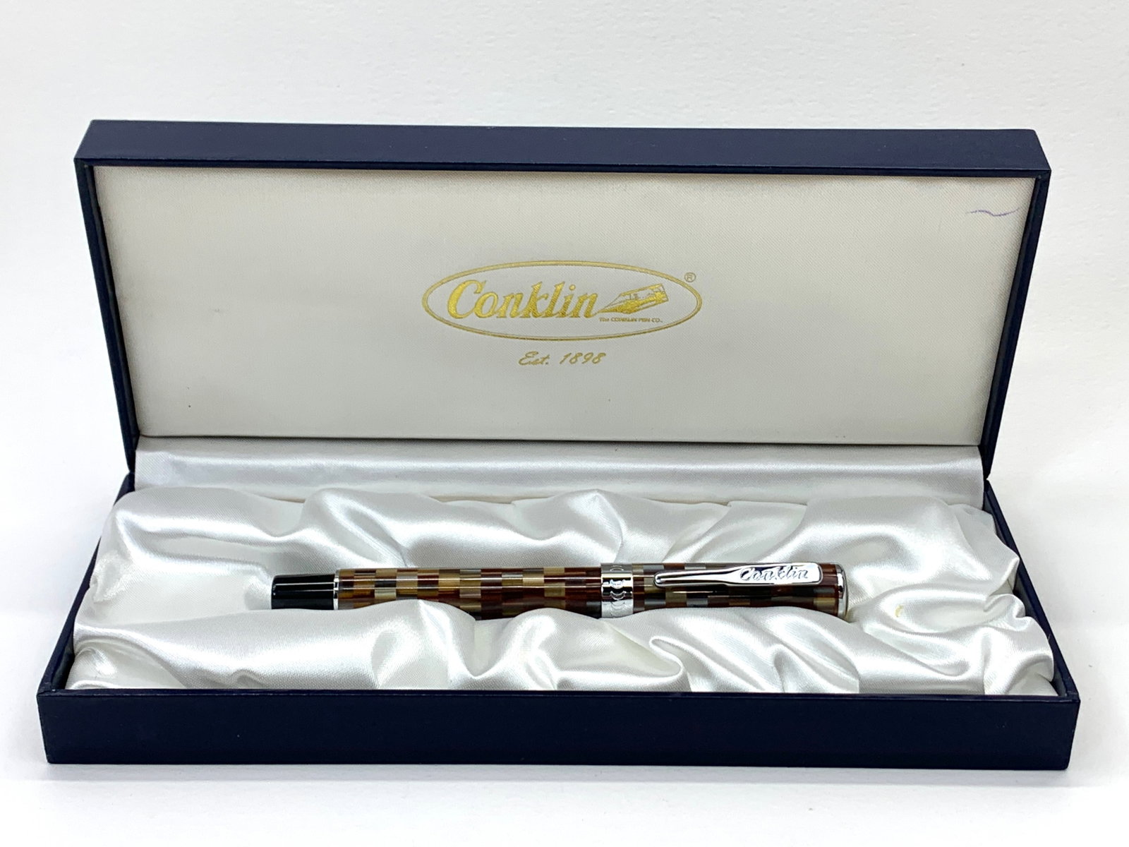 Conklin Stylograph Multi-Colored Copper, Gold and Silver Fountain Pen Boxed: Excellent cosmetic condition. Used once. Approximately 5 3/8 inches closed.