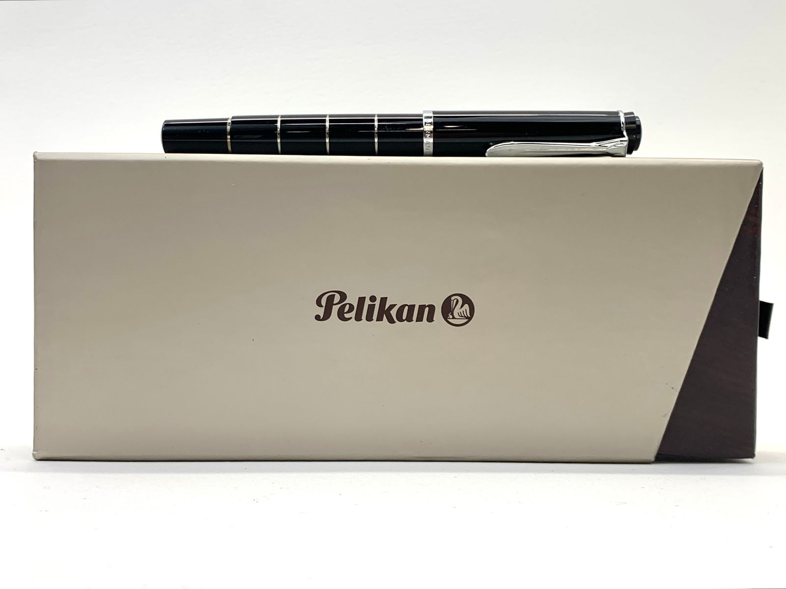 Pelikan German Black and Silver Art Deco Style Fountain Pen w/Box (1 of 8)