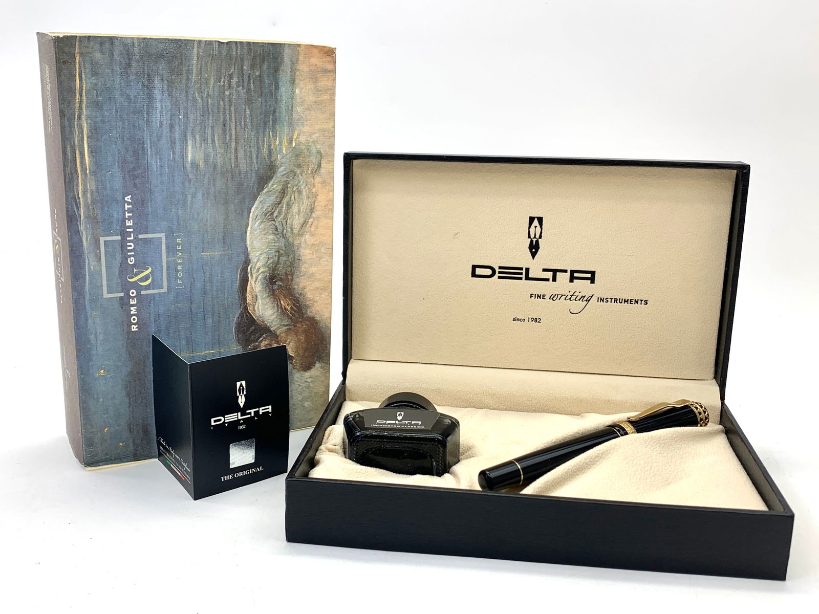 Delta Italy Romeo & Giulietta Black and Gold LTD Edition 18/50 Fountain Pen w/Box (1 of 10)