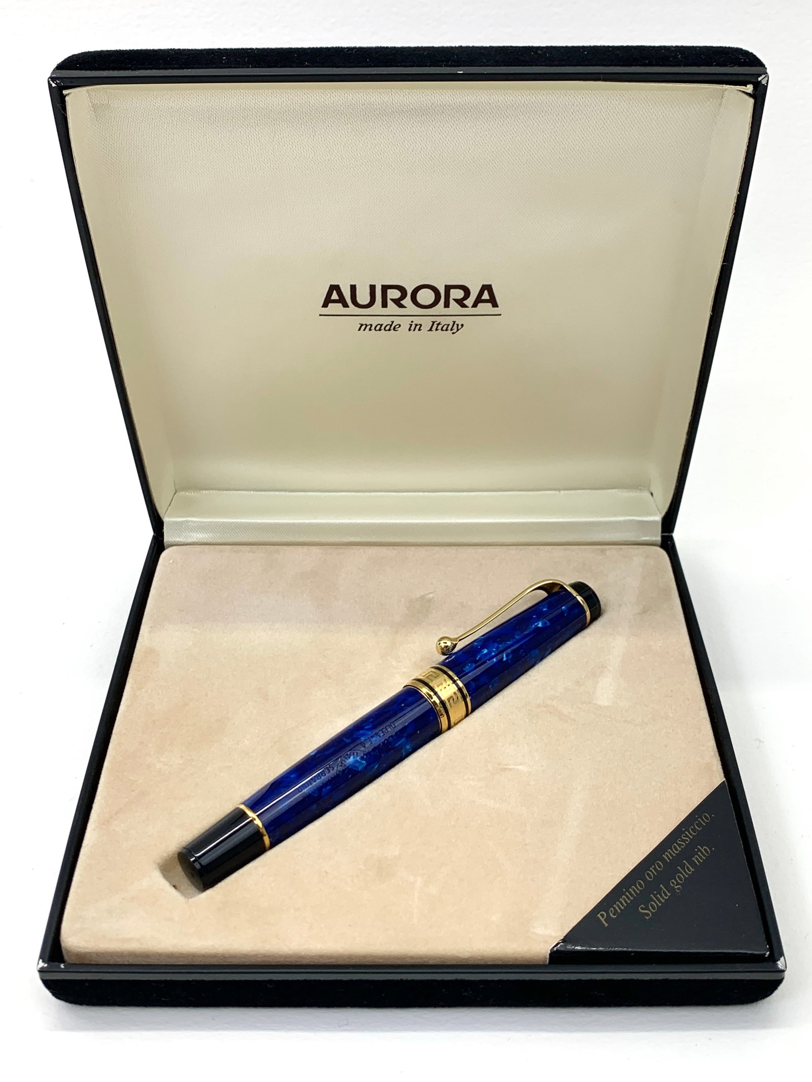 Aurora Italy Deco Band Lapis Lazuli Blue Pearlized Fountain Pen w/Box: Single use, good condition, no defects. Approximately 5 inches closed.
