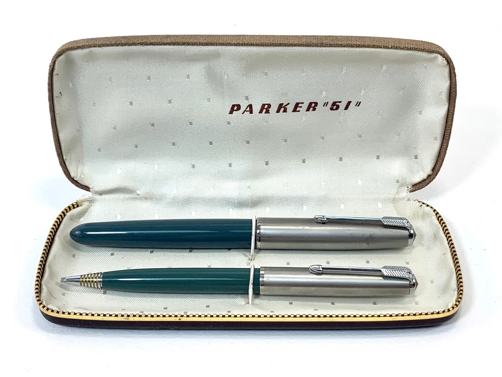 Parker 51 Gray and Chrome Fountain Pen and Pencil Set w/Box (1 of 8)