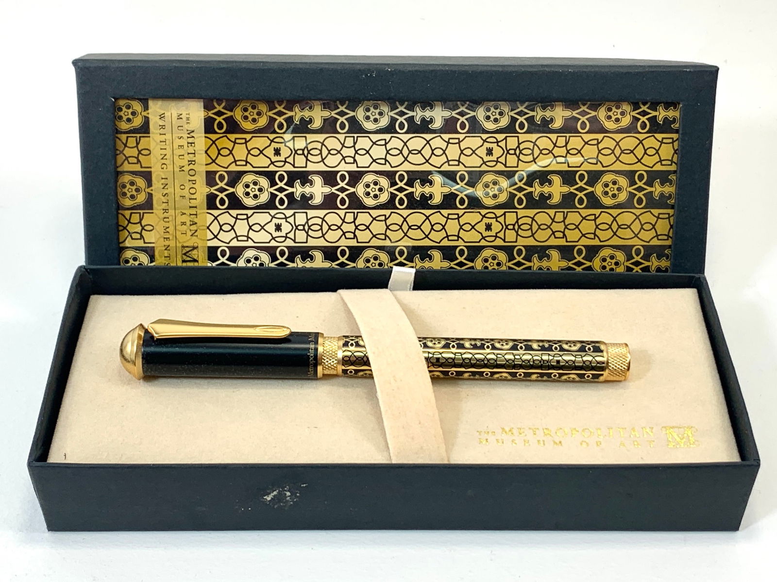 MET Museum Elizabethan Armor Ballpoint Pen w/Box (1 of 6)
