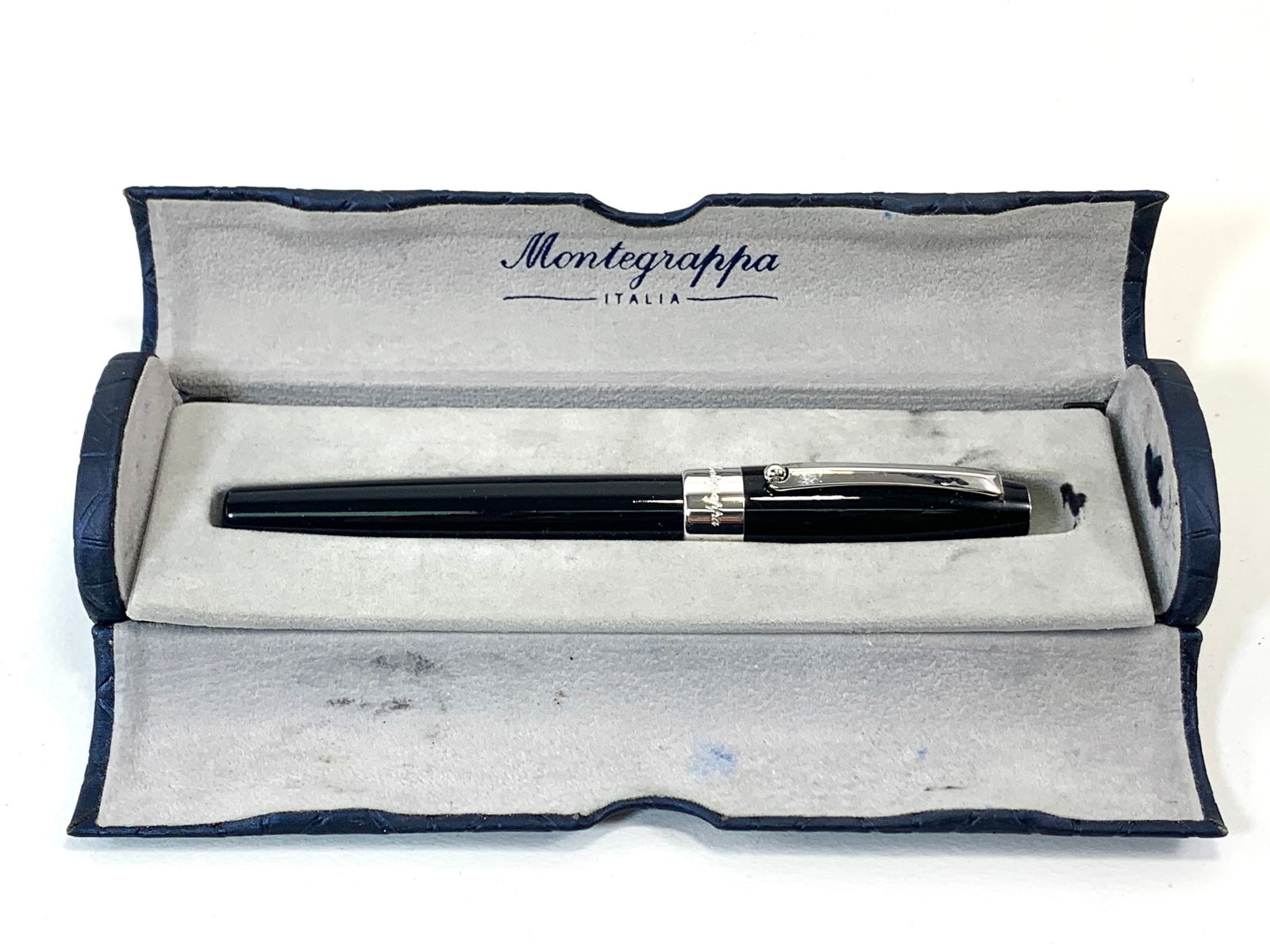 Montegrappa Italy 1912 Black and Chrome Ballpoint Pen w/Box (1 of 7)
