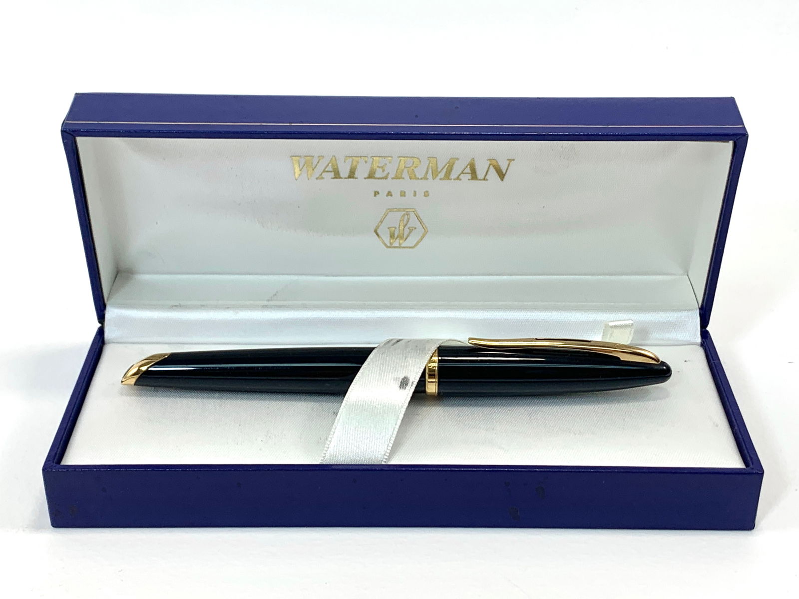 Waterman France Black and Gold Fountain Pen w/18K Hooded Nib (1 of 8)