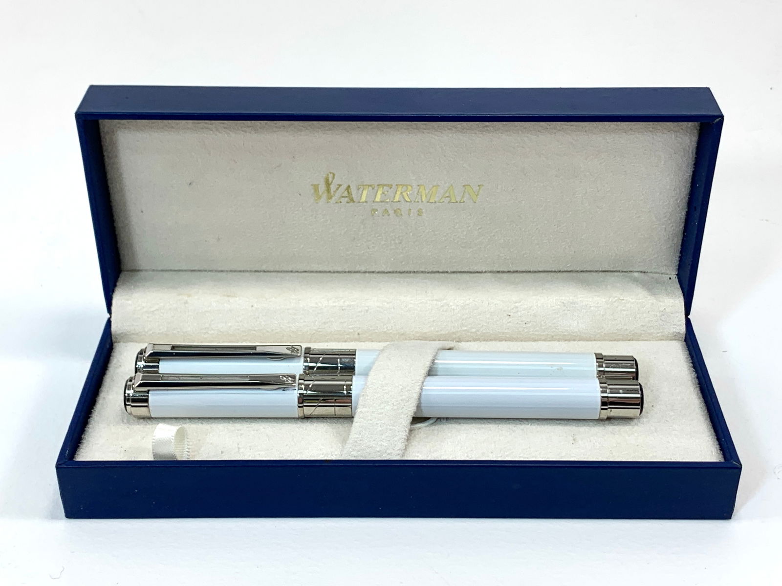 Waterman France White Lacquer and Chrome Fountain and Ballpoint Pen w/Box (1 of 8)