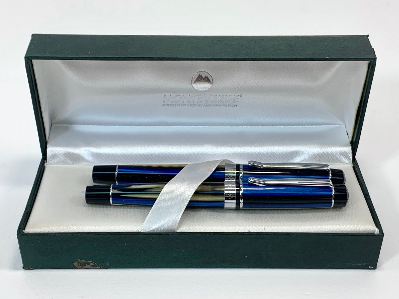 Monteverde USA Multi-Color Blue Satin Fountain and Ballpoint Pen Set w/Box (1 of 9)