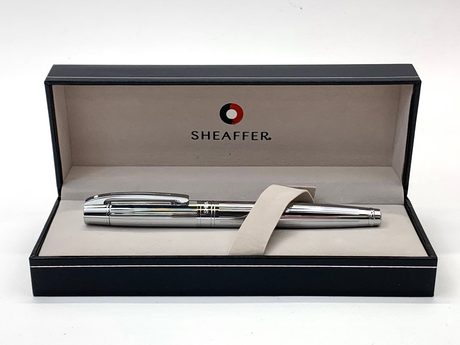 Sheaffer White Dot All Chrome Lined Design Fountain Pen w/Original Box: Excellent UNUSED condition, with no defects. Approx. 5 5/8". Glossy finish throughout. Box is in very good original condition. Shipping: We do not provide in-house shipping or packing. Please reach ou