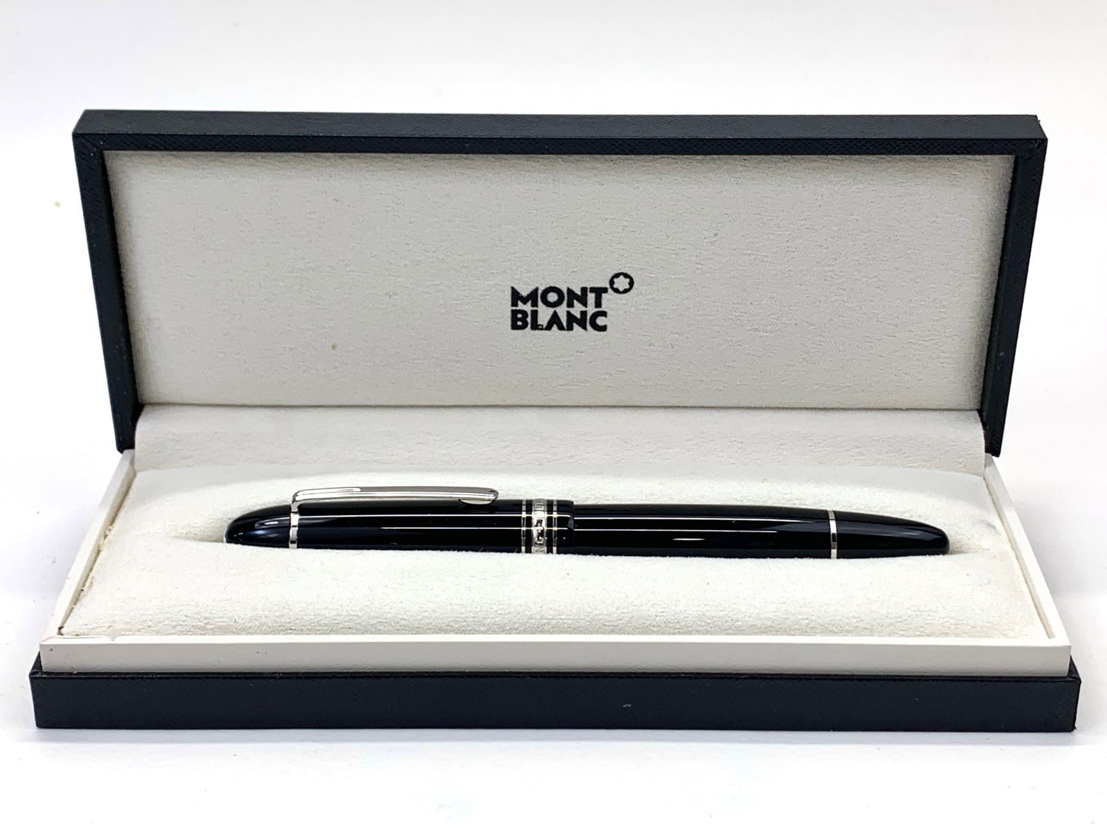 Mont Blanc Meisterstrueck Black and Chrome Fat Oversized Fountain Pen w/Box: Excellent single use condition, with no defects. Approx. 5 13/16". Glossy finish throughout. Box may show moderate shelf wear, and may include ink stains. Please enlarge pictures to clearly understand