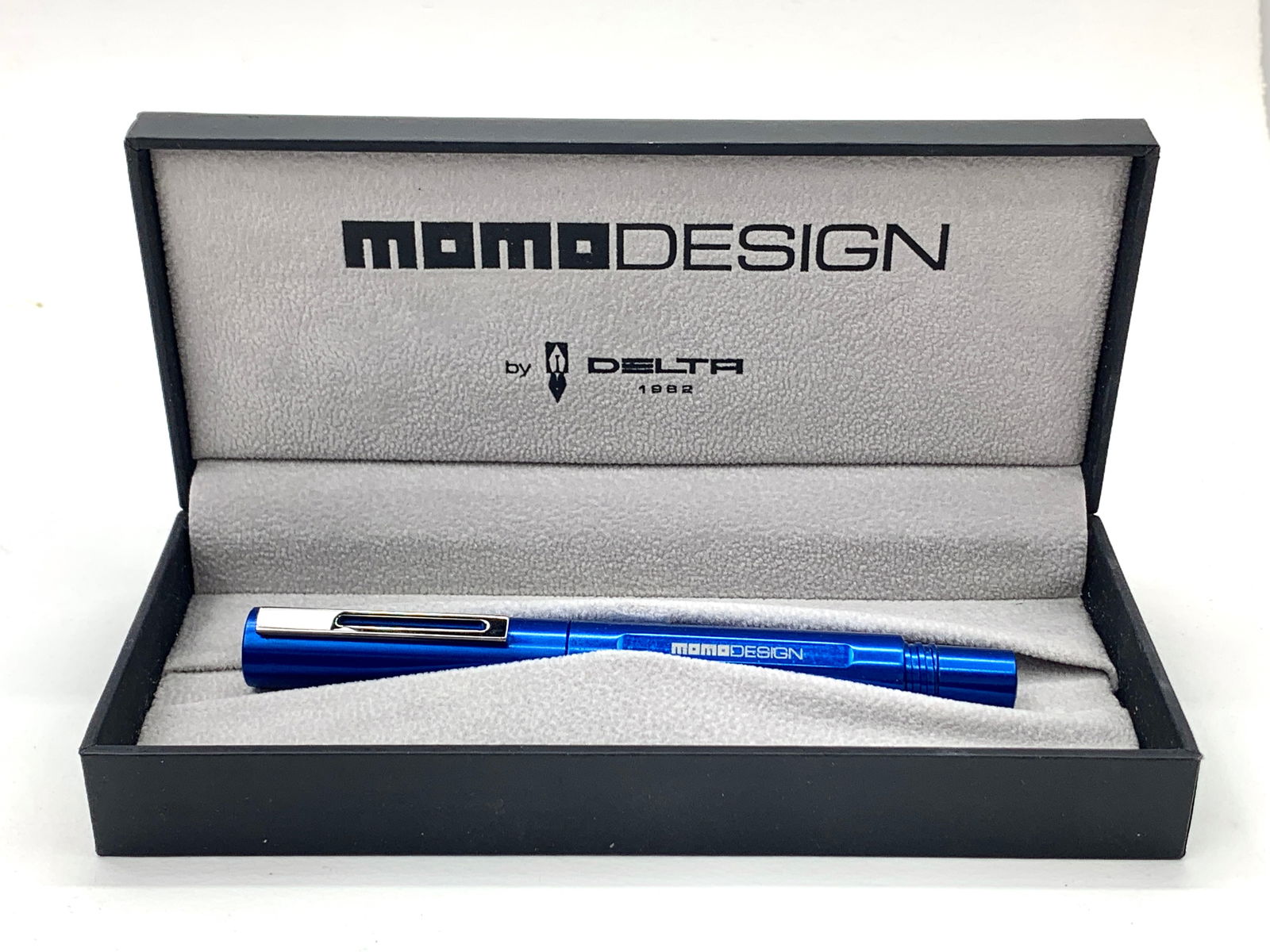 Delta Germany Momo Design Anodized Blue Aluminum Ballpont Pen w/Box (1 of 8)