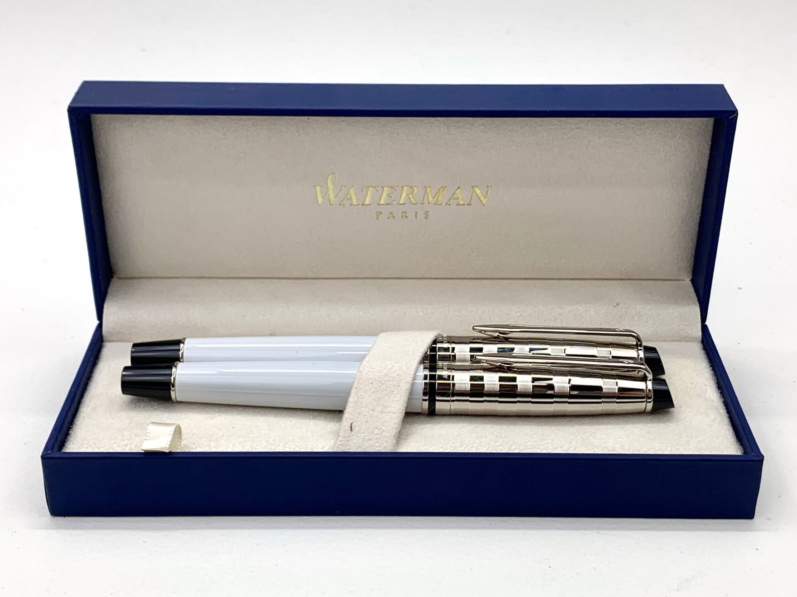 Waterman France White, Black and Chrome Fountain and Ballpoint Pen Set w/Box (1 of 8)
