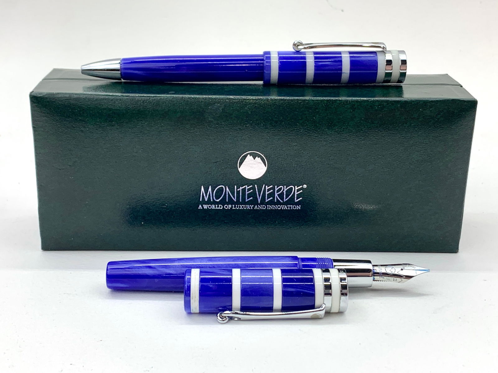 Monteverde USA Catalina Blue Shimmer w/White and Chrome Fountain and Ballpoint Pen Set w/Box (1 of 9)