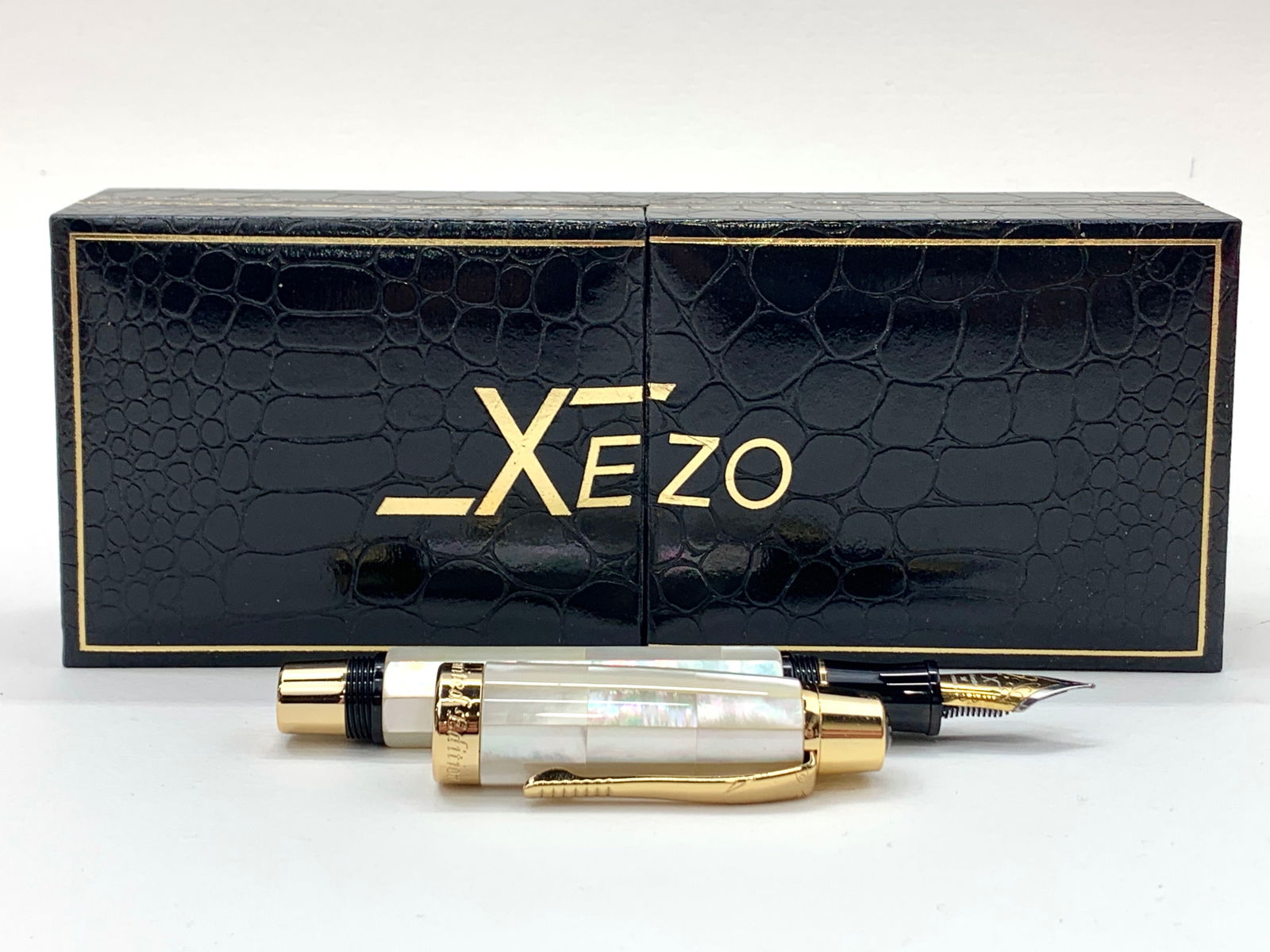 Xezo Germany Maestro Limited Edition MOP Sea Shell and Chrome Fountain Pen w/Box (1 of 10)