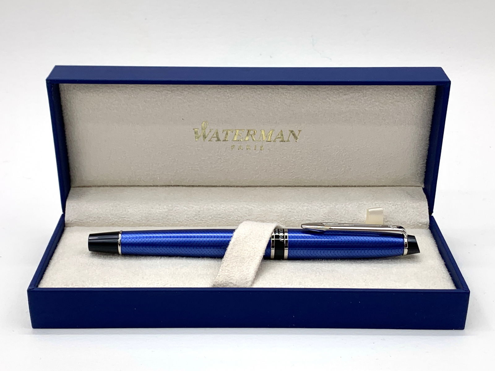 Waterman France Blue Enamel, Black and Chrome Fountain Pen w/Box (1 of 8)