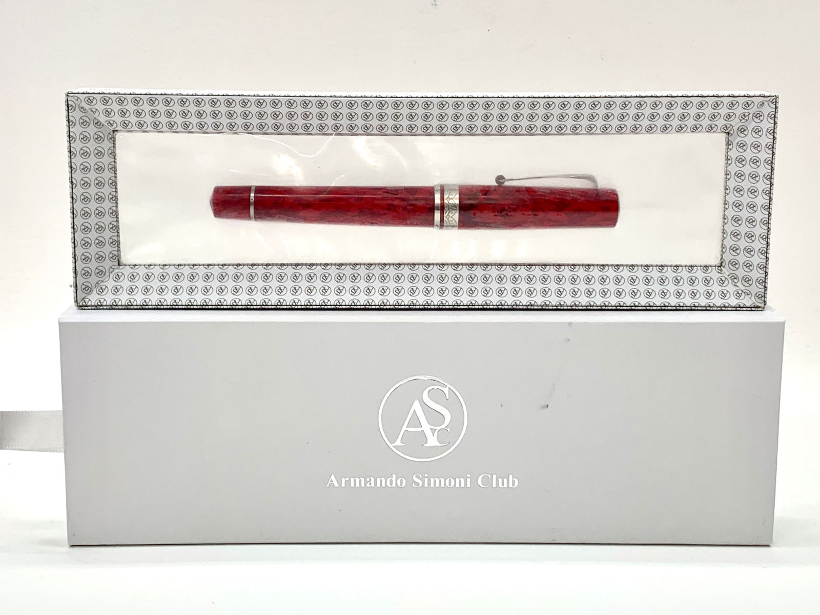 UNUSED Armando Simoni Club ASC Italy Medio #40 Pearlized Red and Chrome Fountain Pen MIB (1 of 8)