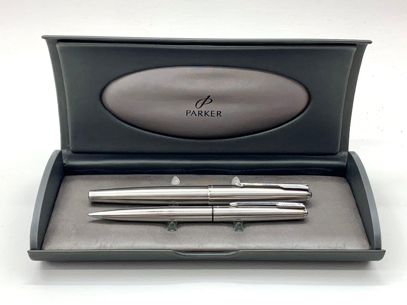 Parker USA Brushed Steel 61 Fountain and Ballpoint Pen Set w/Later Box (1 of 9)