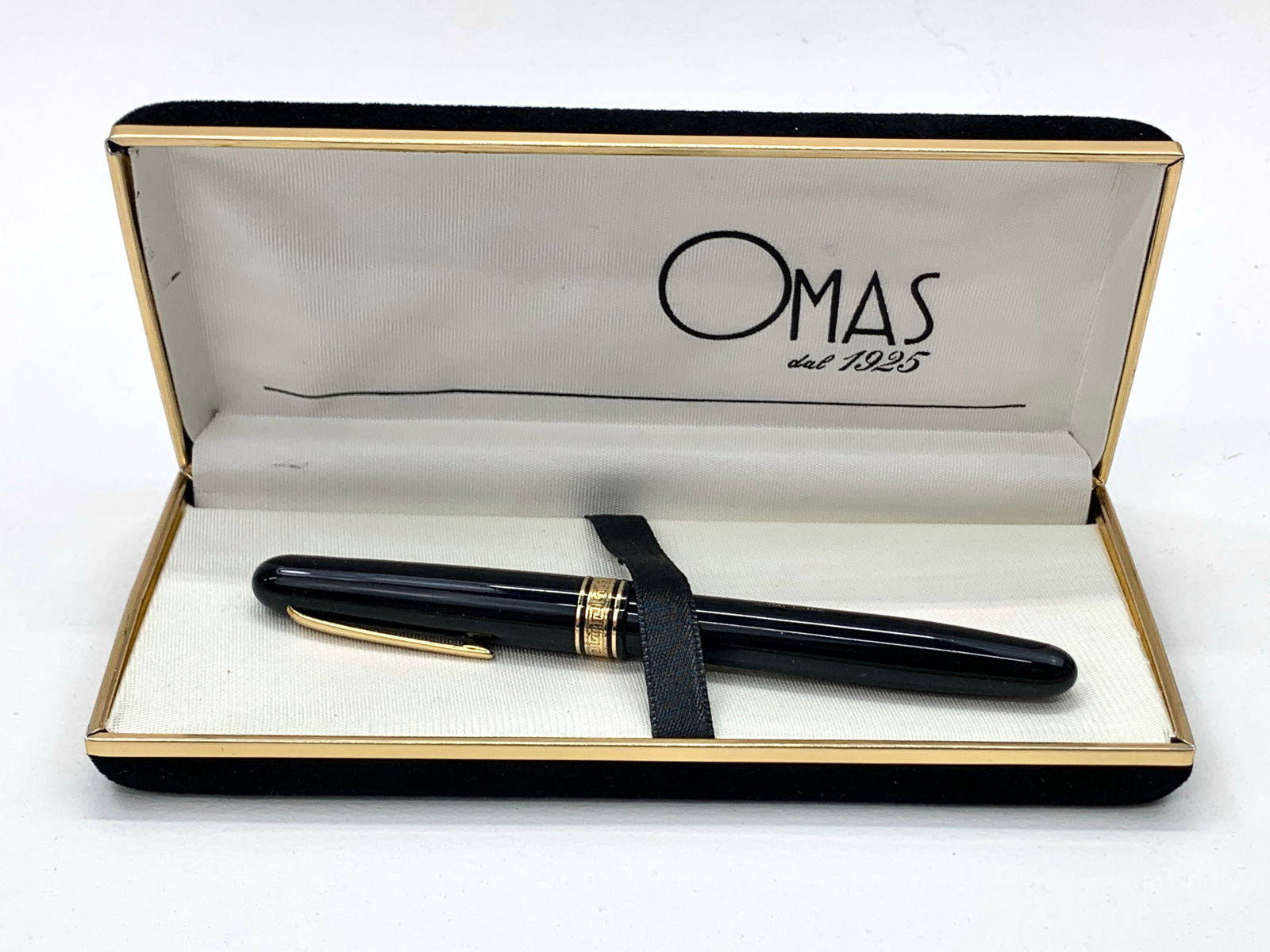 Omas Italy Extra Black and Gold Fountain Pen w/Box (1 of 8)