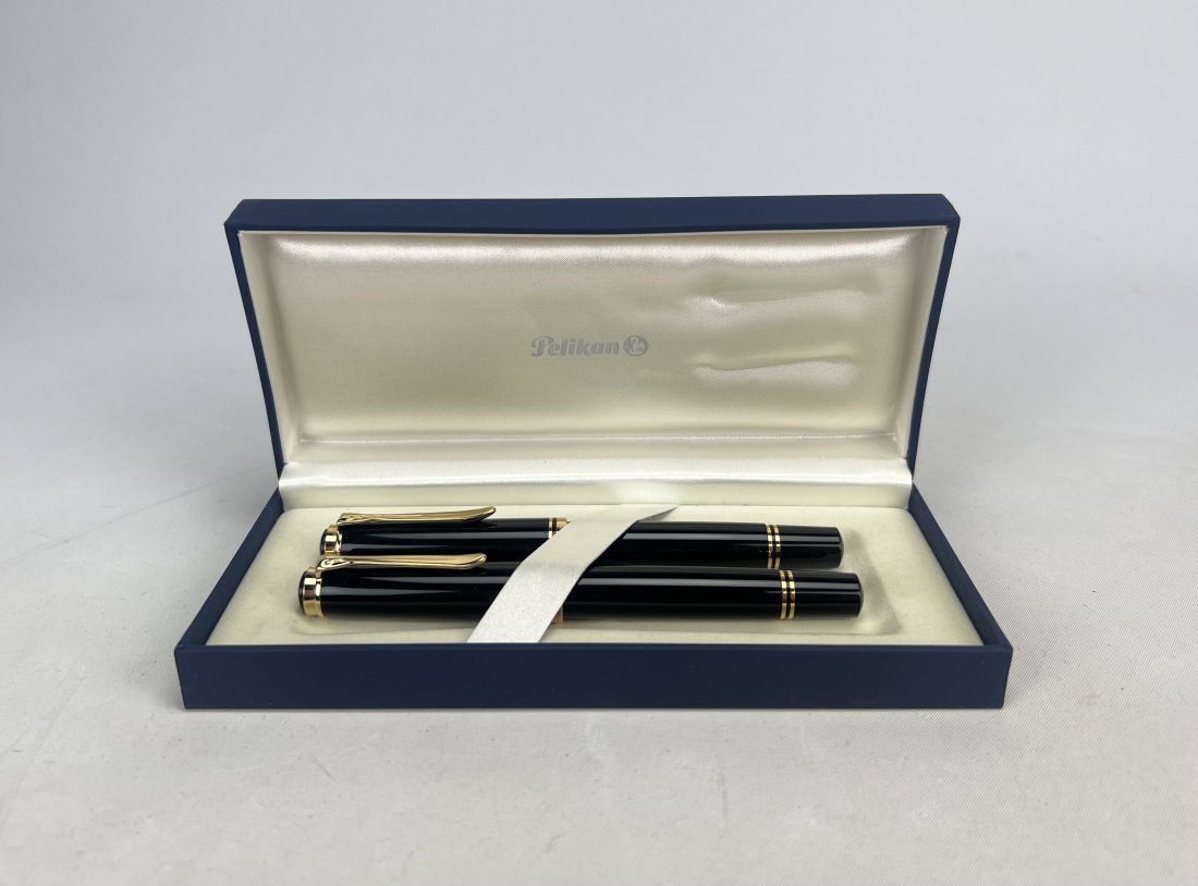 Two Pelikan Germany Souverain Fountain Pens (1 of 10)