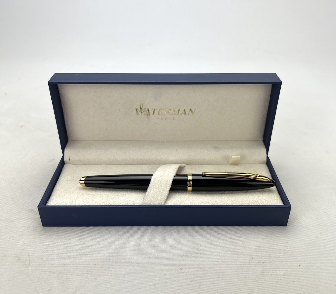 Waterman Paris Fountain Pen: Very good, lightly used condition with no defects. Approx. 5 3/4" closed.